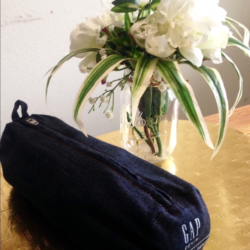 GAP JEANS| ROLL AND GO DENIM BAG ONLY